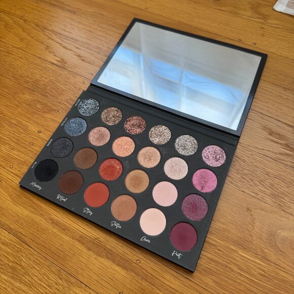 Used Tati Beauty Vol 1 Eyeshadow Palette - Picture 3 of 5